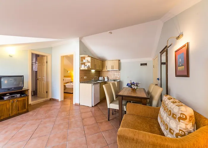 Aparthotel Lighthouse 3*